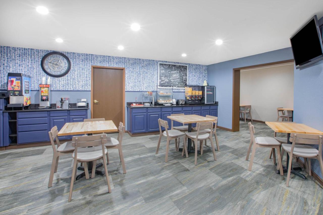 Americinn By Wyndham Pella Экстерьер фото