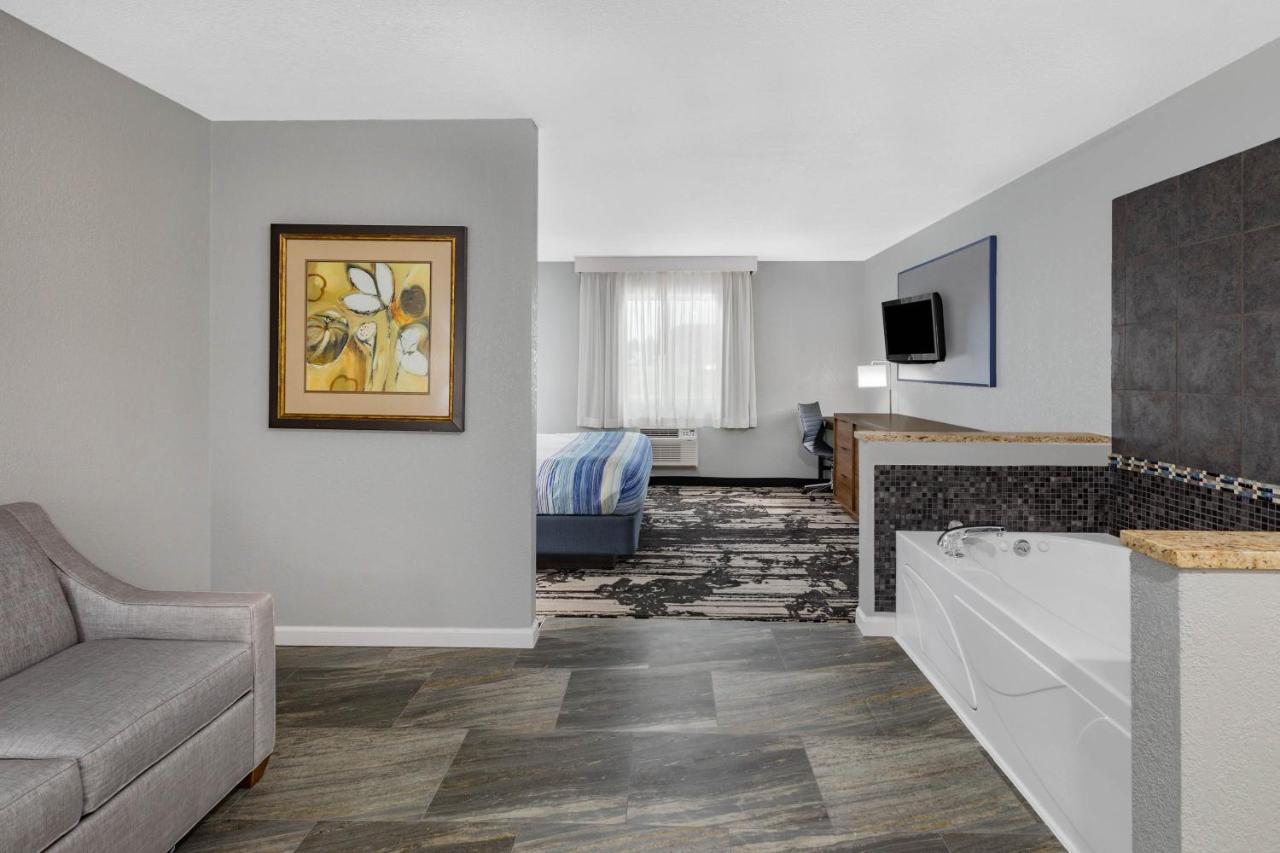 Americinn By Wyndham Pella Экстерьер фото