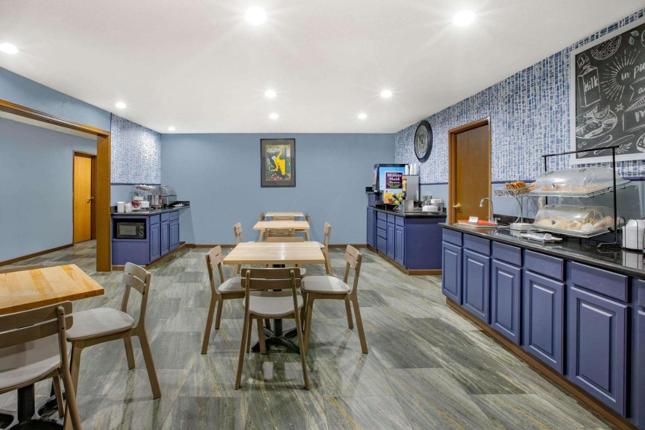 Americinn By Wyndham Pella Экстерьер фото