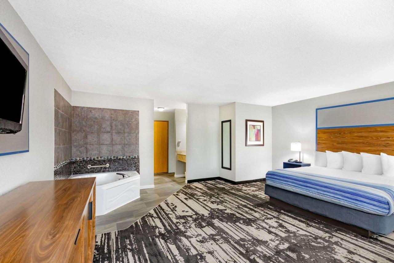 Americinn By Wyndham Pella Экстерьер фото